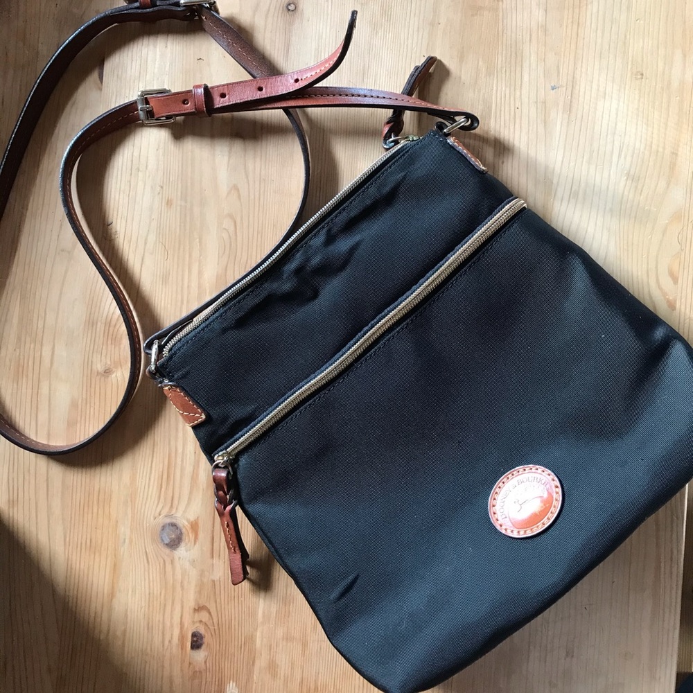 Dooney & Bourke Crossbody bag